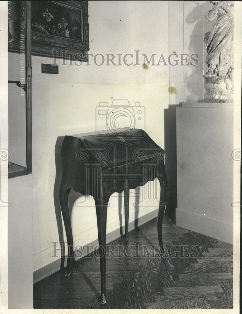 1965 Press Photo French Lady&#39;s Writing Desk - RRV64091 - Historic Images