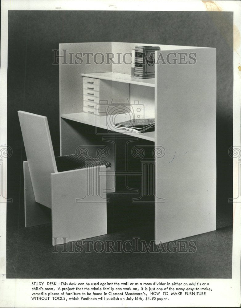 1977 Press Photo Do It Yourself Furniture Study Desk - RRV64209 - Historic Images