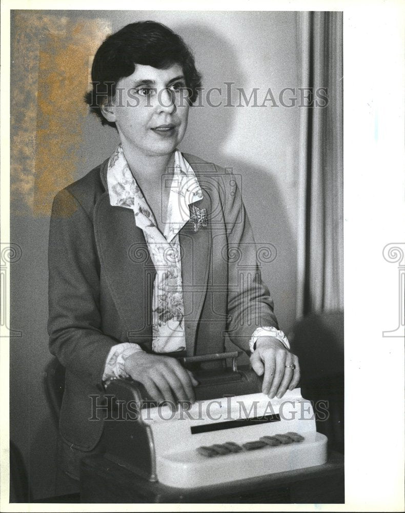 1983 Sandy Ruconich Hadley School Braille - Historic Images