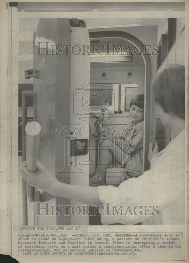 1969 Peter Ewing Children&#39;s Asthma Research - Historic Images