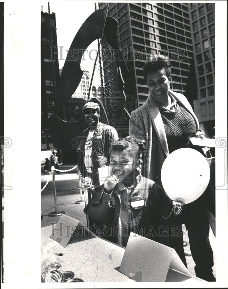 1988 Kelly &amp; Carolyn Leonard Attend Rally - Historic Images