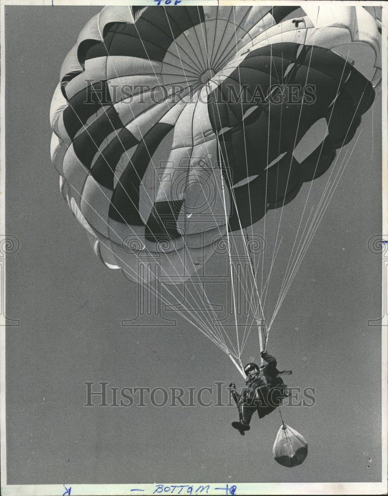 1976 Parachute Skyhawks Skydiving - Historic Images