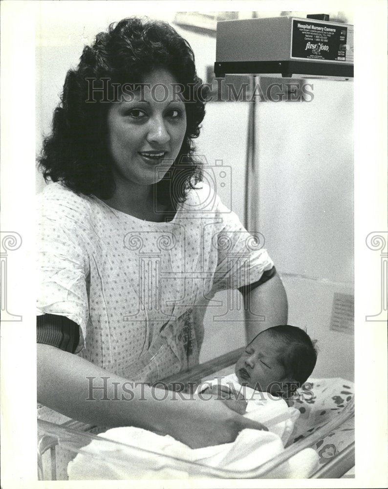 1983 Newborn Infant Photography/Hospital - Historic Images