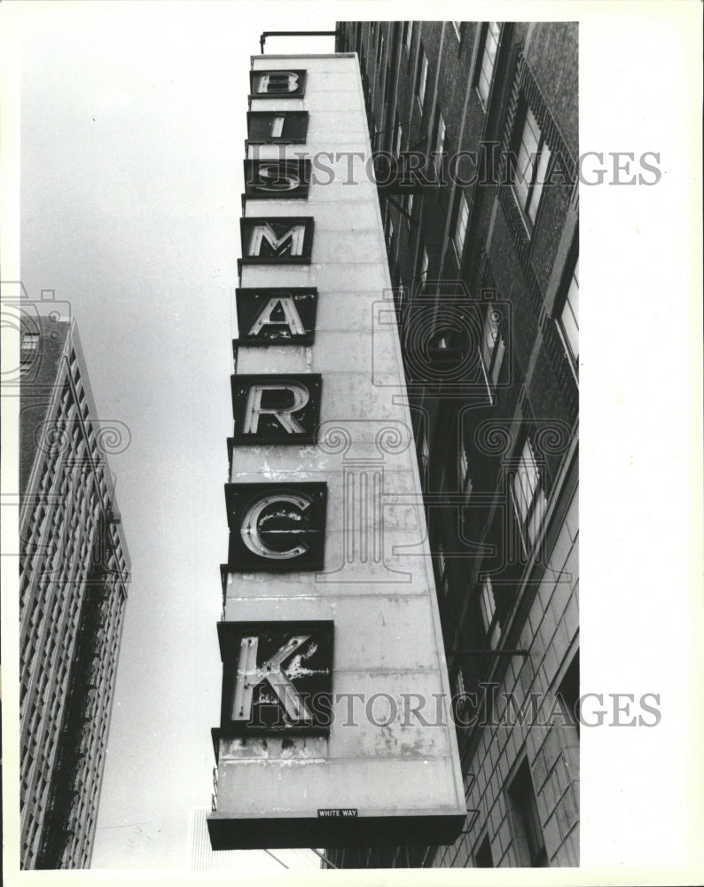 1985, Bismark Hotel sign Chicago landmark - RRV64997 - Historic Images