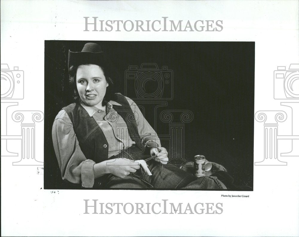 1983 Press Photo Play Barbara Burns Talking With - RRV65389 - Historic Images