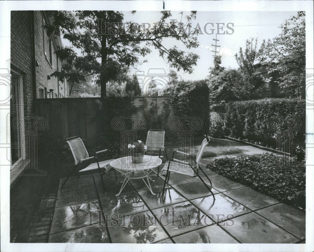 1976, Patio Chicago House Dick Brickman Town - RRV65493 - Historic Images