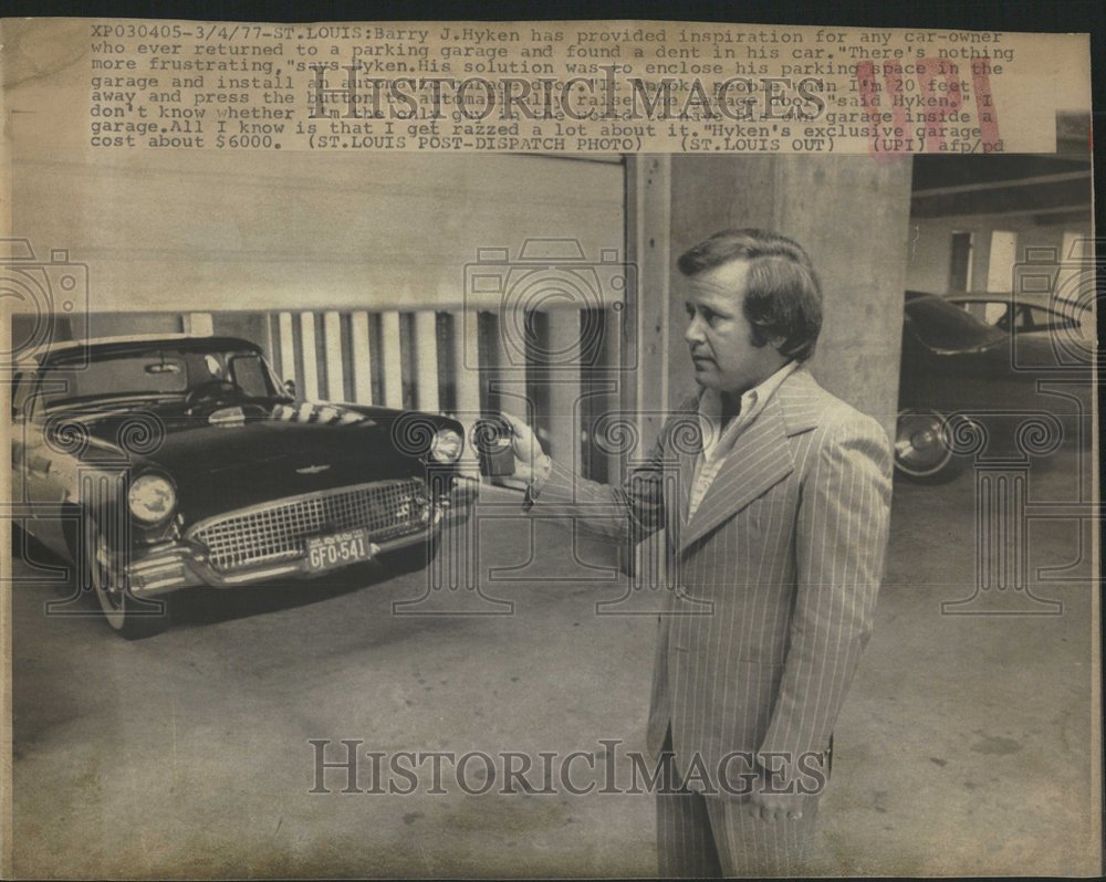 1977 Press Photo Barry Hyken Parking Garage Car Owner - RRV65629 - Historic Images