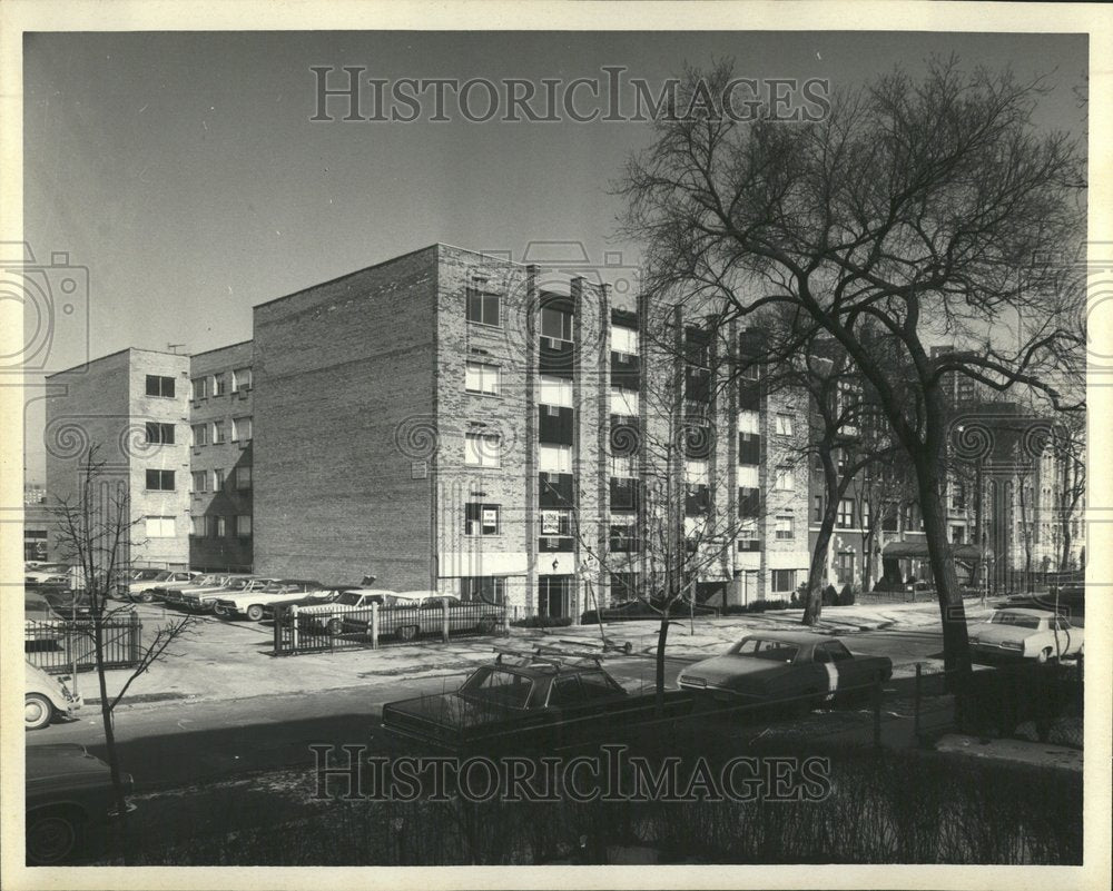 1968, Typical building densitwin Chicago - RRV65635 - Historic Images