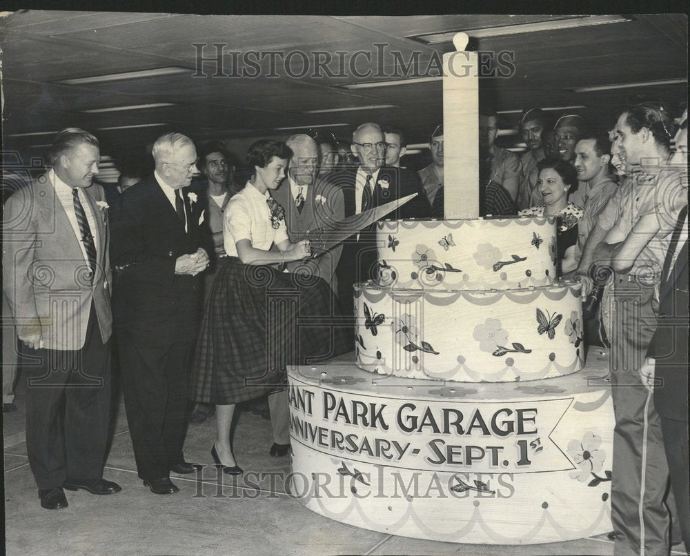 1955 Mary Jo O`Callaghan Grant Pk Garage - Historic Images