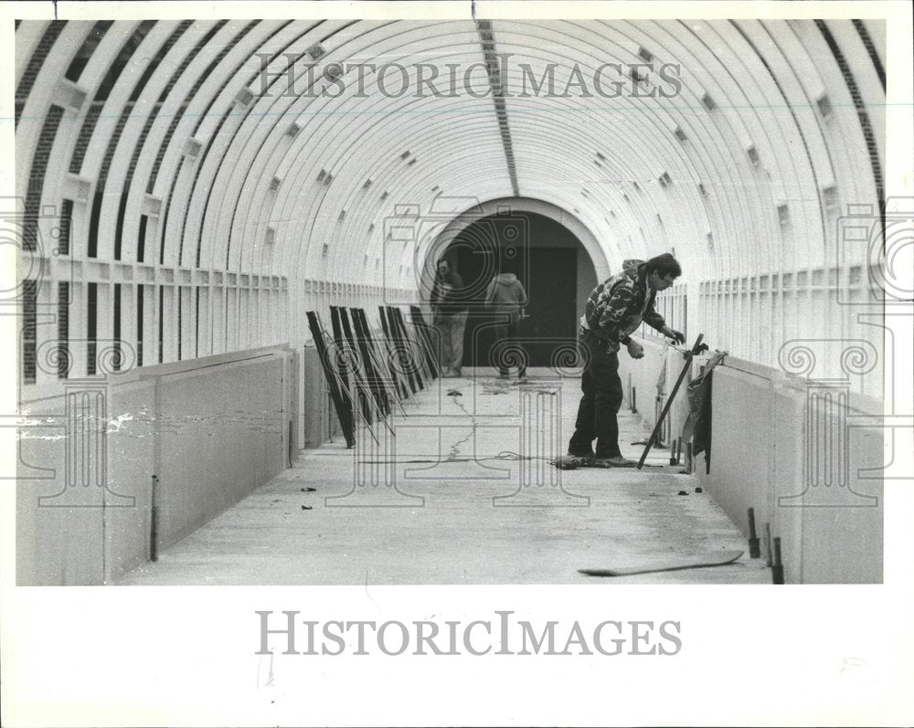 1982 Press Photo North Park Villiage Renovation Chicago - RRV65937 - Historic Images