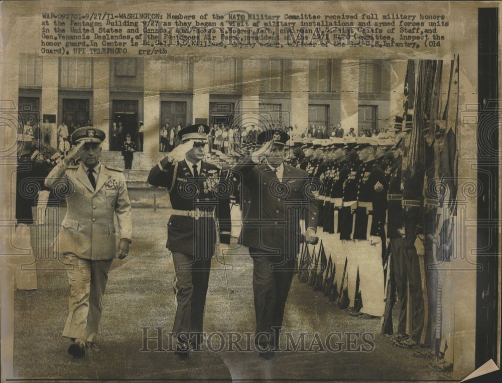 1971, Nato Military Committee Receive Honors - RRV65951 - Historic Images