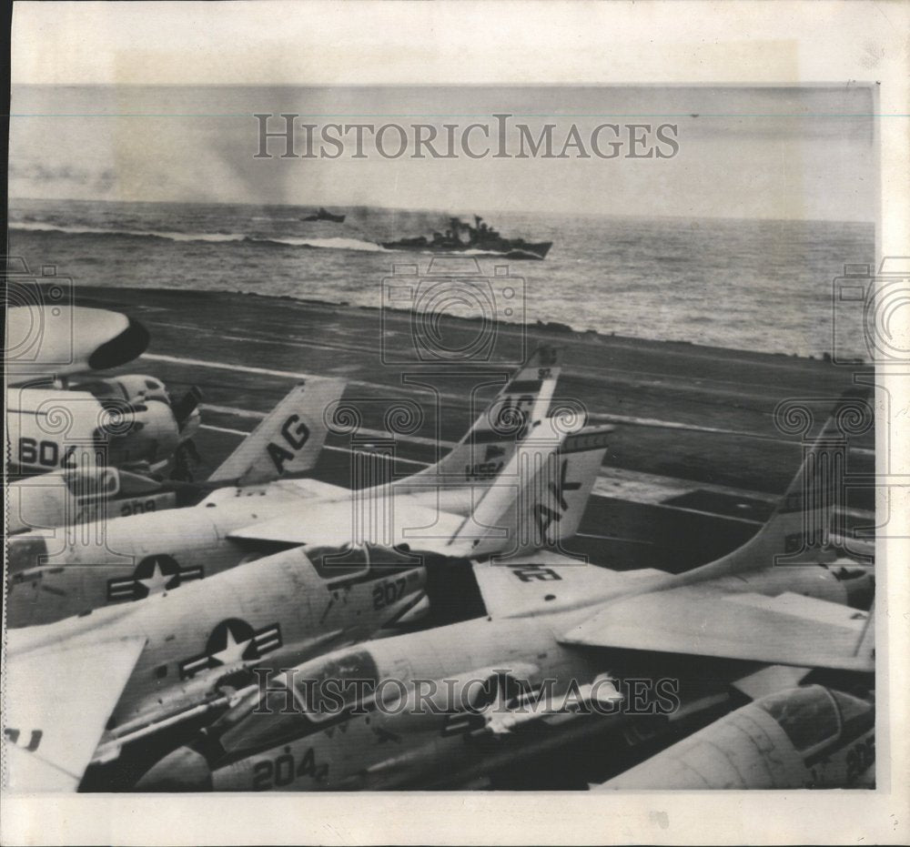 1964 Press Photo Two Soviet Destroyer Deck Aircraft USS - RRV65957 - Historic Images