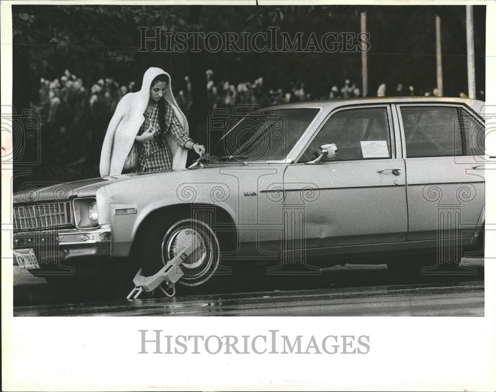 1983 Press Photo Grant Park Carl Culotta Chicago Street - Historic Images