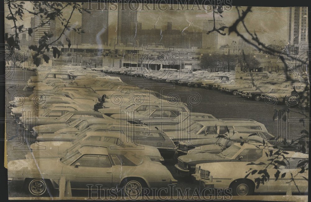 1976 Press Photo Butler Field Parking - Historic Images