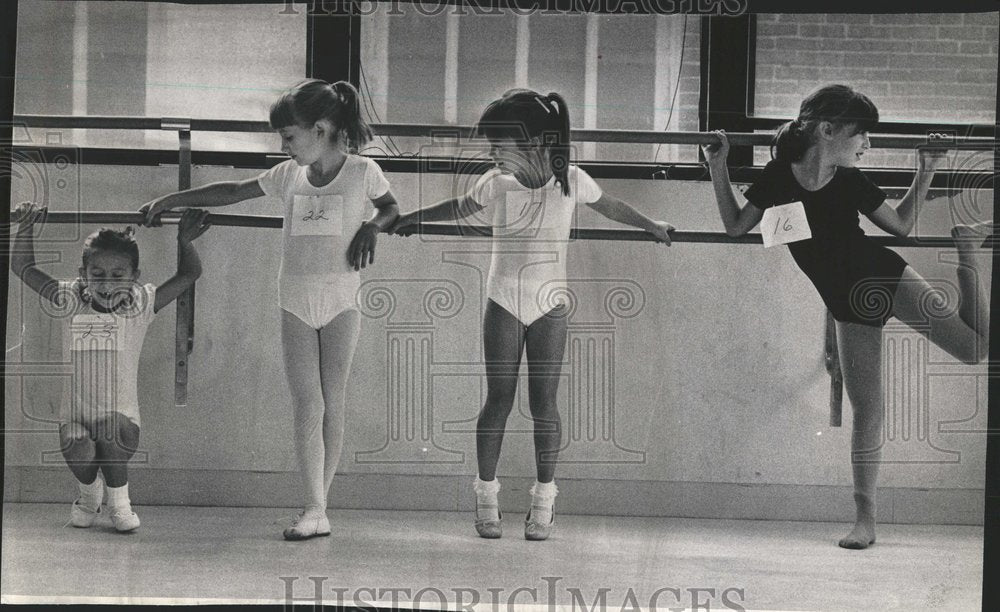 1986, Kelly Florez Chicago Ballet Audition - RRV66137 - Historic Images