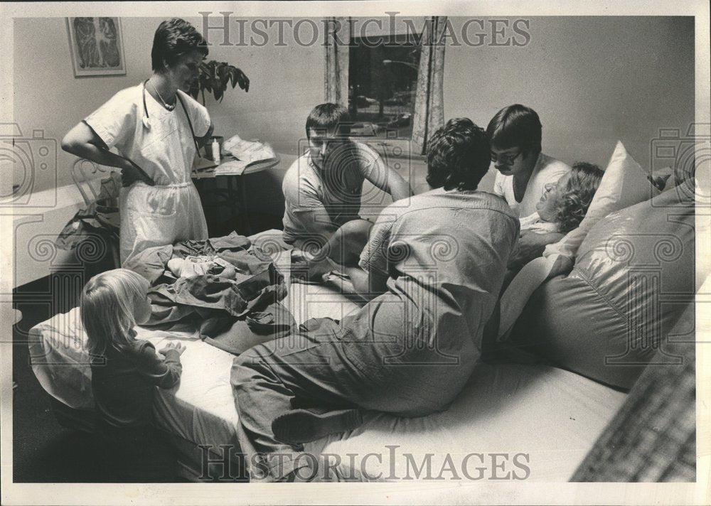 1980 Press Photo Birthing Room Baby Deliver Hospital - Historic Images