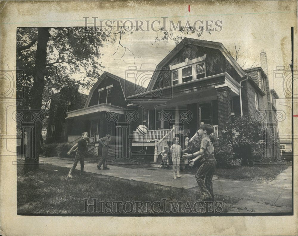 1974 Press Photo Chicago neighborhood estate South City - RRV66285 - Historic Images