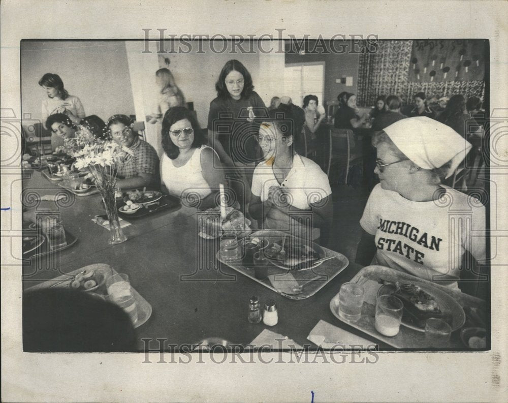 1975 Linda Cake Fodd Calorie Camp Birthday - Historic Images