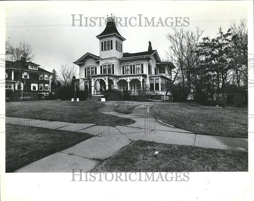 1983 Press Photo Lombard located Loop Chicago suburbs - RRV66429 - Historic Images