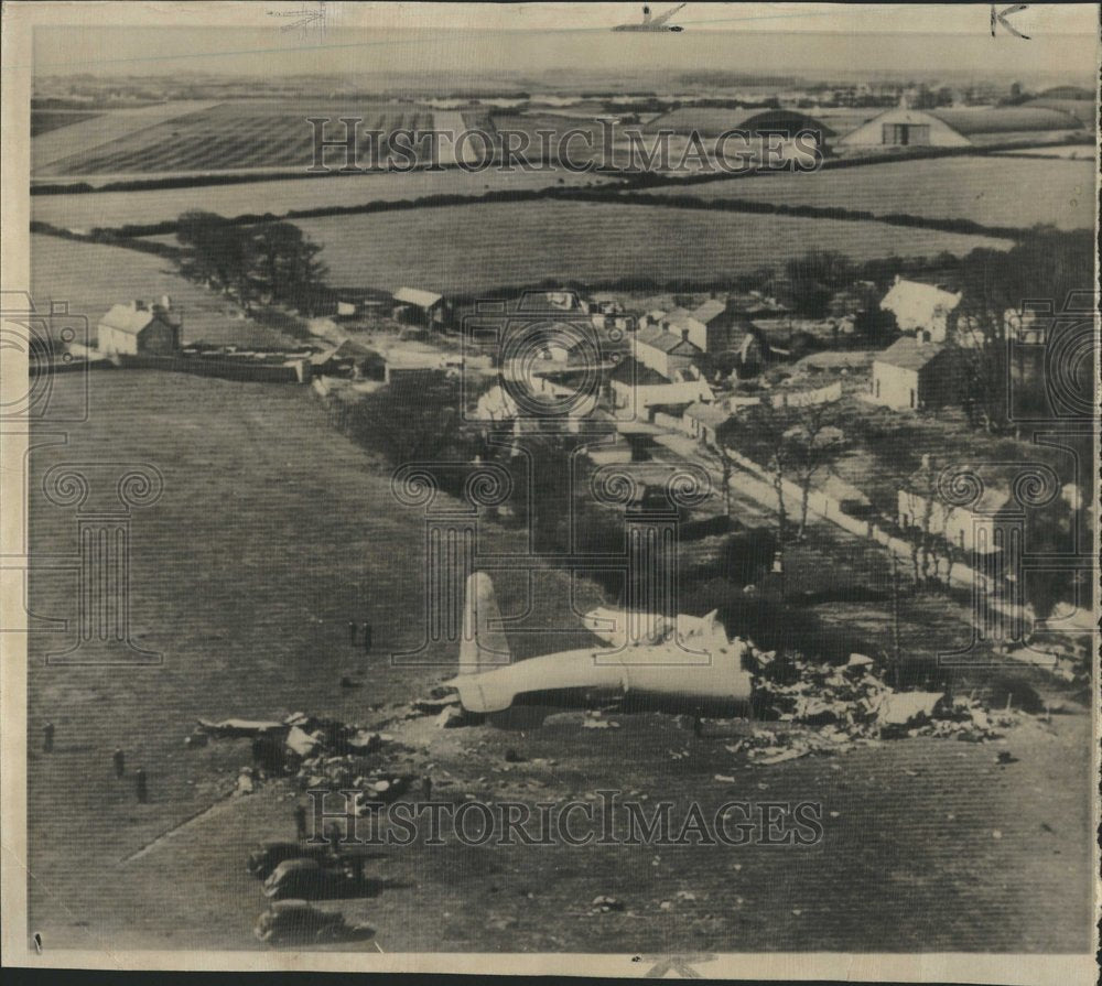 1950, England Air Crash Cardiff Wales - RRV66547 - Historic Images