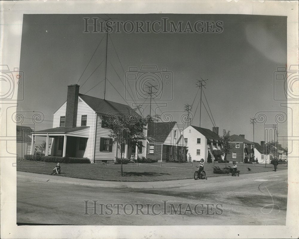 1952 Press Photo Store Kankakee Home People Block Work - RRV66567 - Historic Images