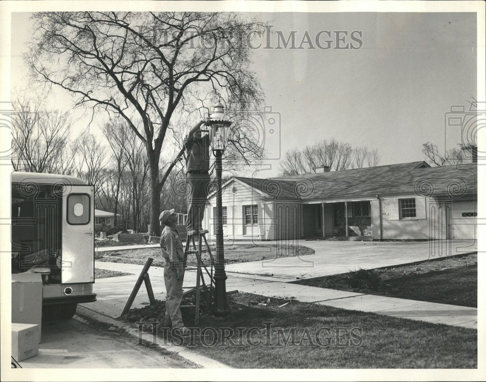 1963 Press Photo Ingram Klogg Gaslites - RRV66727 - Historic Images