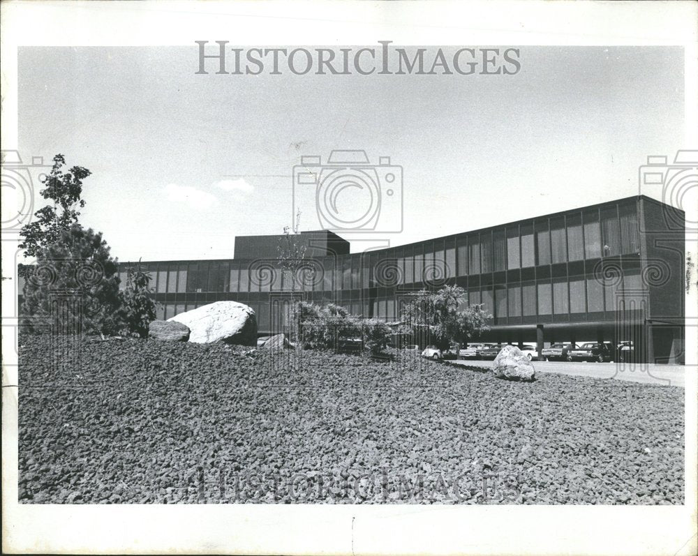 1971 Press Photo Oak Brook, Illinois - RRV66859 - Historic Images