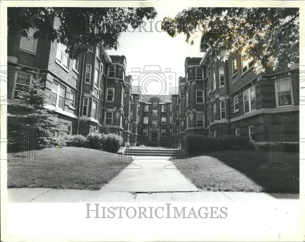 1983 Oak Park Apt. Bldgs - Historic Images