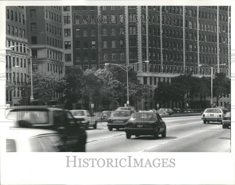 1990 Bad accident spot lake shore drive - Historic Images