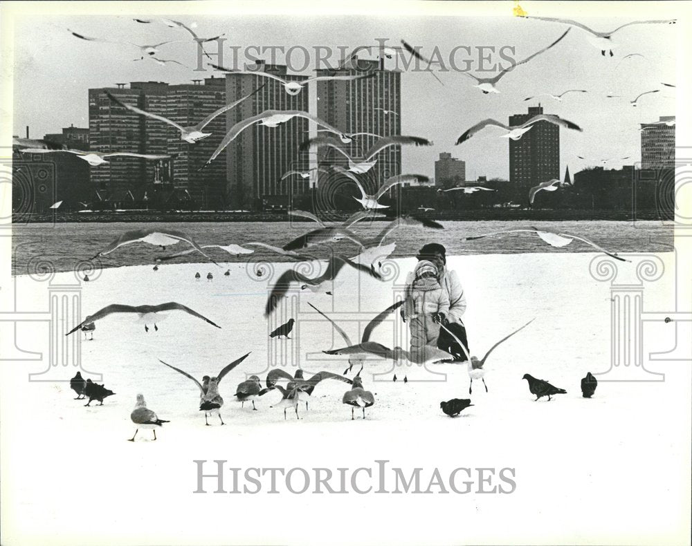 1985 Press Photo Member perez family birds off montrose - RRV67393 - Historic Images