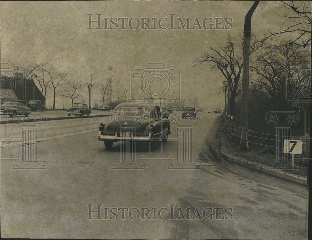 1951 Press Photo Traffic Sign Lake Shore Drive Illinois - Historic Images