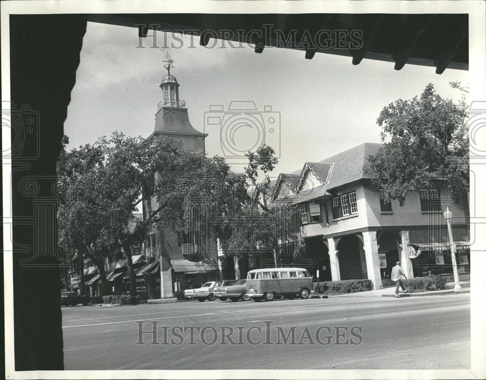 1966 Press Photo Illinois Market Square Lake Forest - RRV67655 - Historic Images