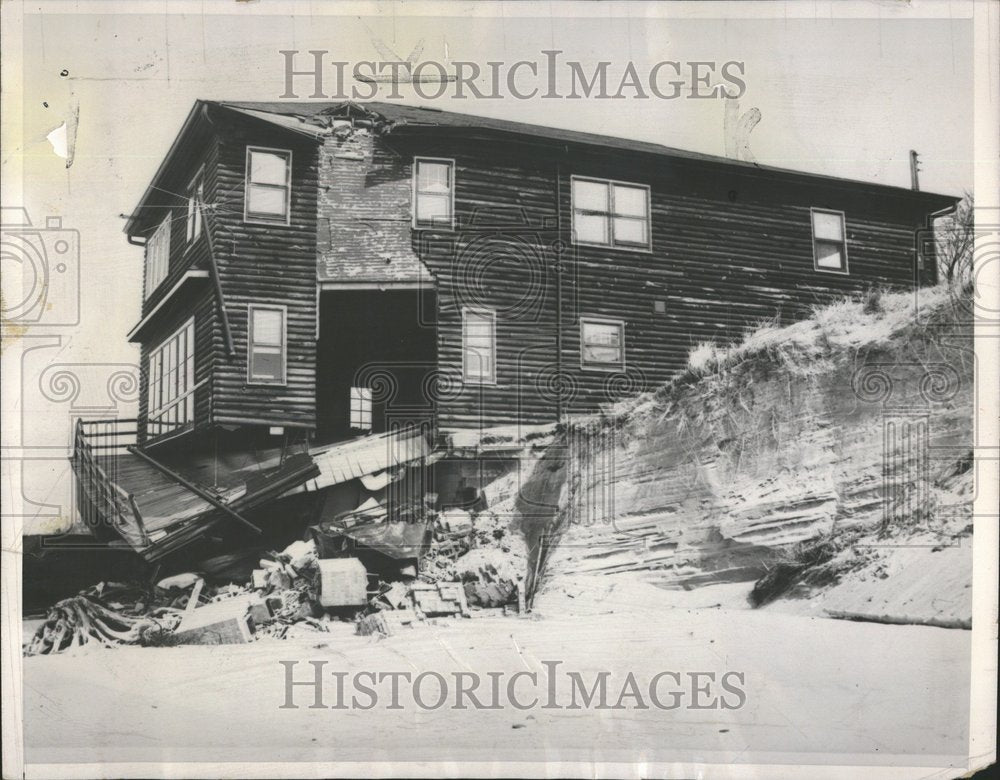 1952 Michigan Damage Waves Lake Front-Historic Images