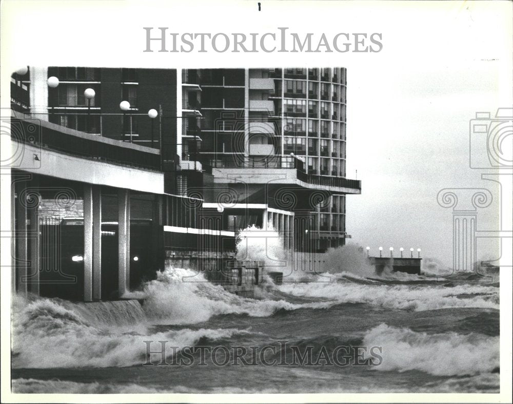 1986 Lake Michigan buildings wind hit wave - Historic Images