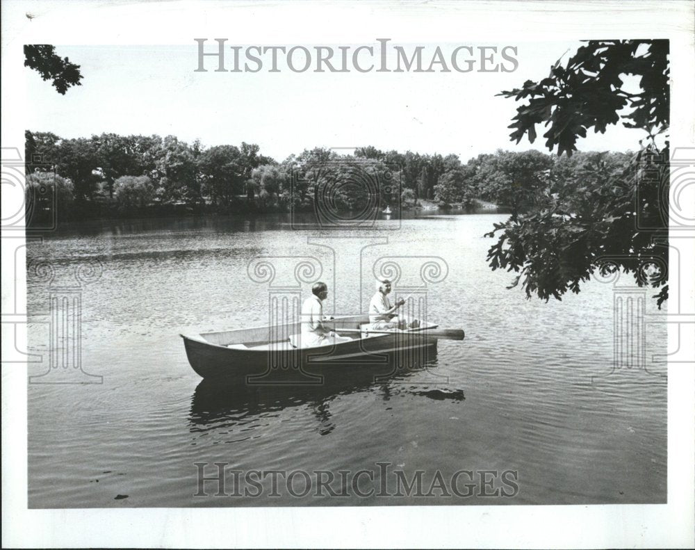 1980 Lake Barrington Shores Chicago fishing - Historic Images