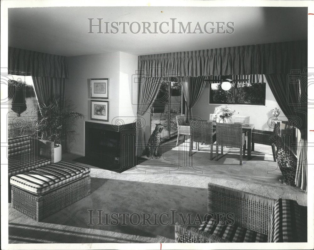 1975 Lake Barrington Shores Interior Modren-Historic Images