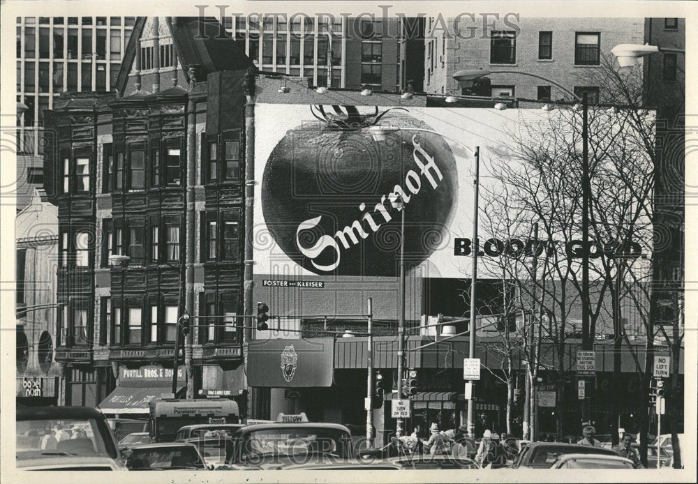 1981, Red tomato dominates Cedar North Side - RRV67869 - Historic Images