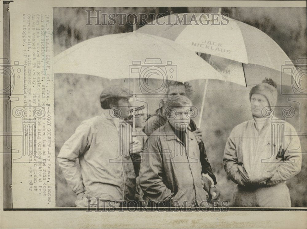 1974 Press Photo Gay Brewer Jack Nicklaus Soggy Golfers - RRV68013 - Historic Images