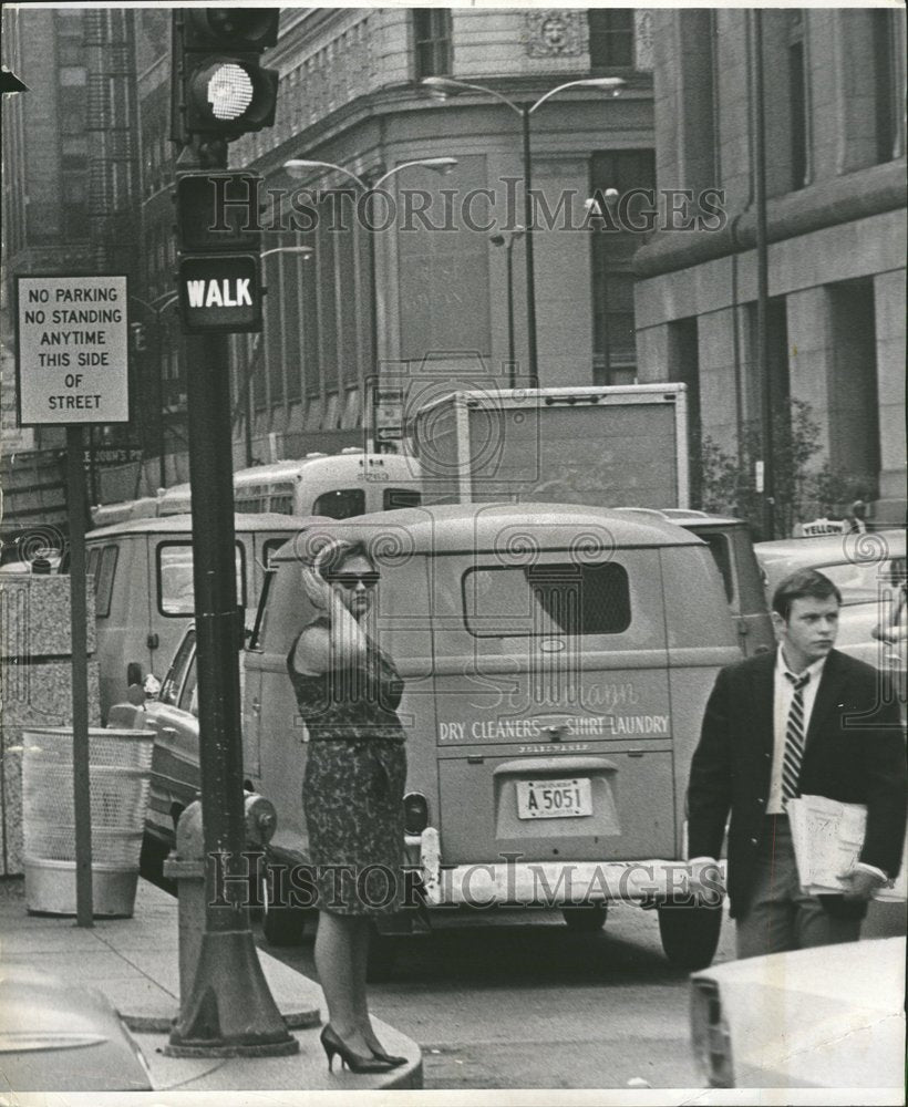 1966 Press Photo Illegal Parking Mounts Loop Street - Historic Images