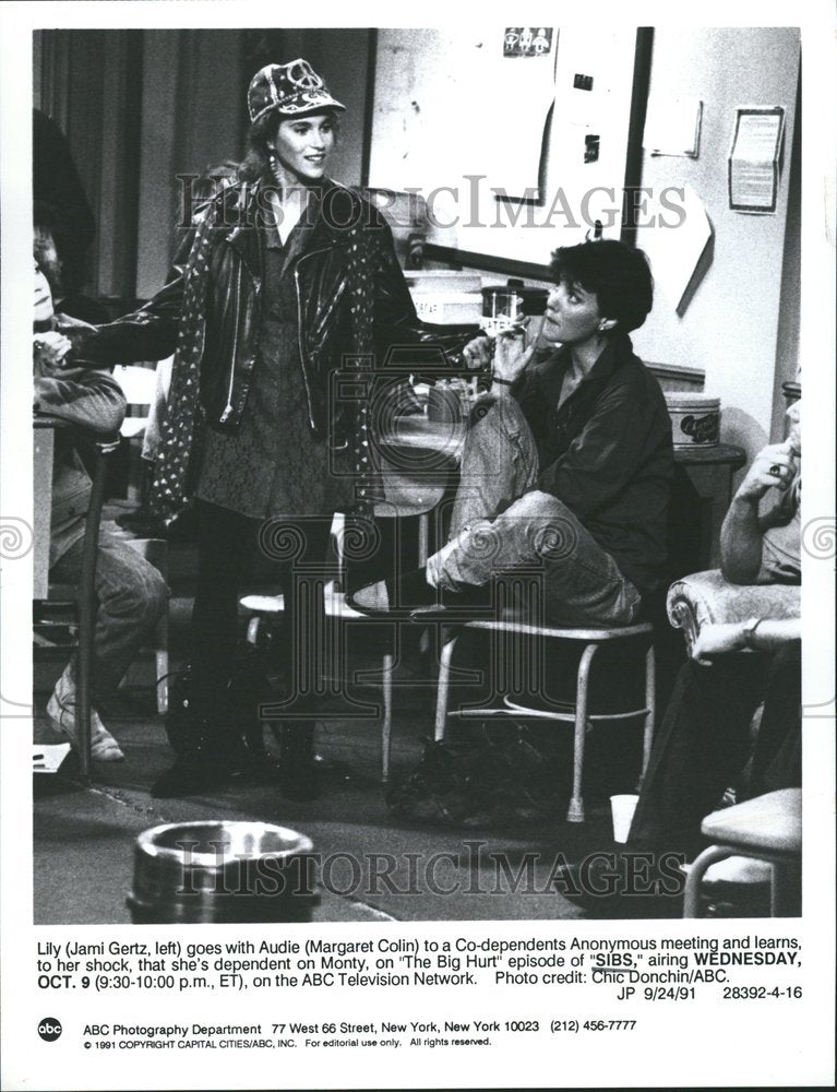 1991 Jami Gertz Margaret Colin Sibs sitcom - Historic Images