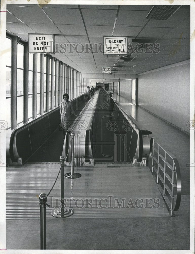 1964 Press Photo Stephens Adamson First class travel - RRV69343- Historic Images