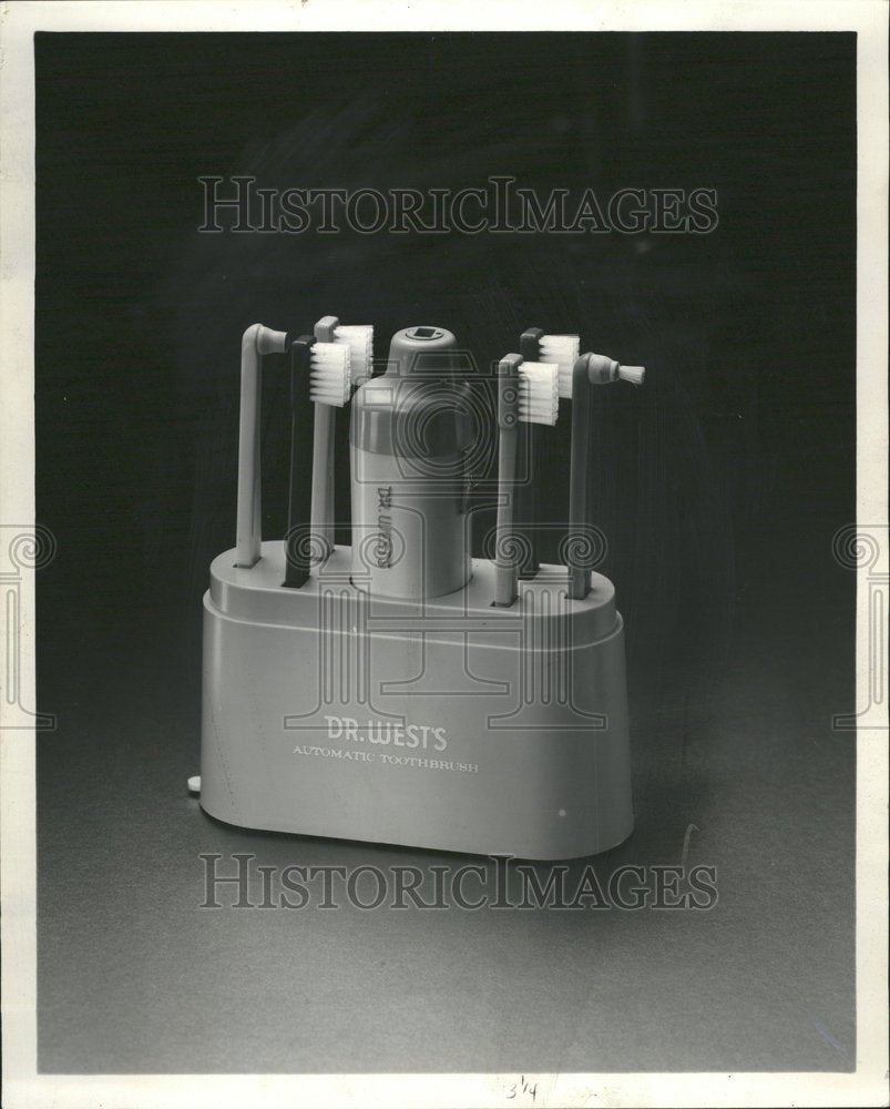 1962, Dr. West electric toothbrush kit - RRV69755 - Historic Images