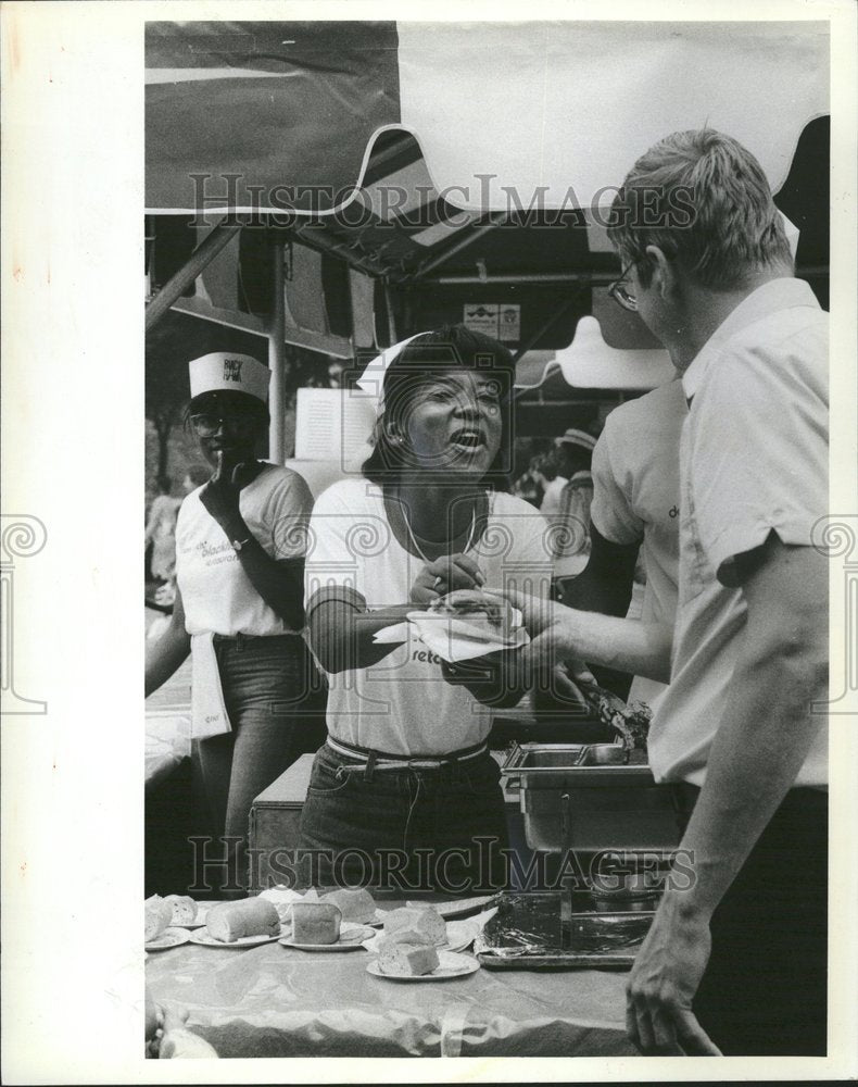 1982, Taste Chicago food booth city festival - RRV69825 - Historic Images