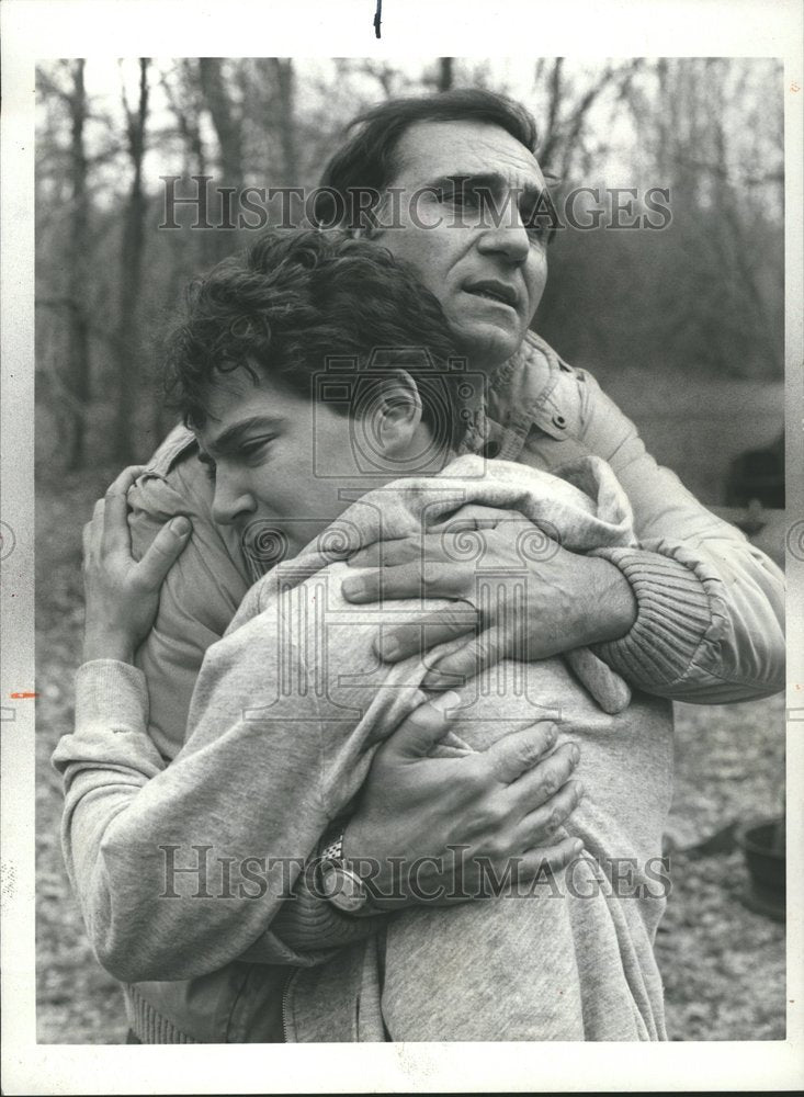 1986 Press Photo Tony Lo Bianco Timothy Williams Son - RRV70571 - Historic Images