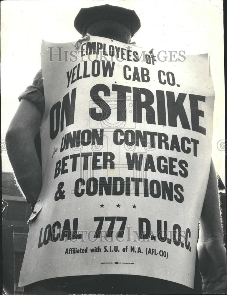 1965 Yellow Cab taxicab driver picketing-Historic Images