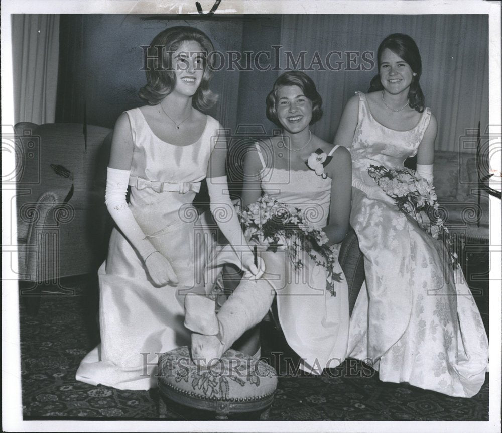 1963 Lynn C. Holley Barbara Kuehn Margaret - Historic Images