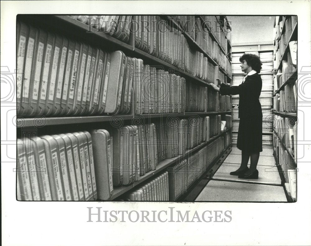 1980 Press Photo Flexible Records Aisle Library Blind - RRV71209 - Historic Images