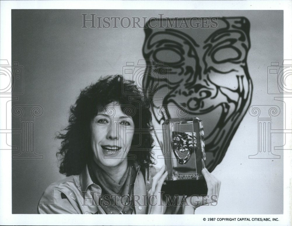 1987 Press Photo Lily Tomlin American Comedy Awards - RRV71909 - Historic Images