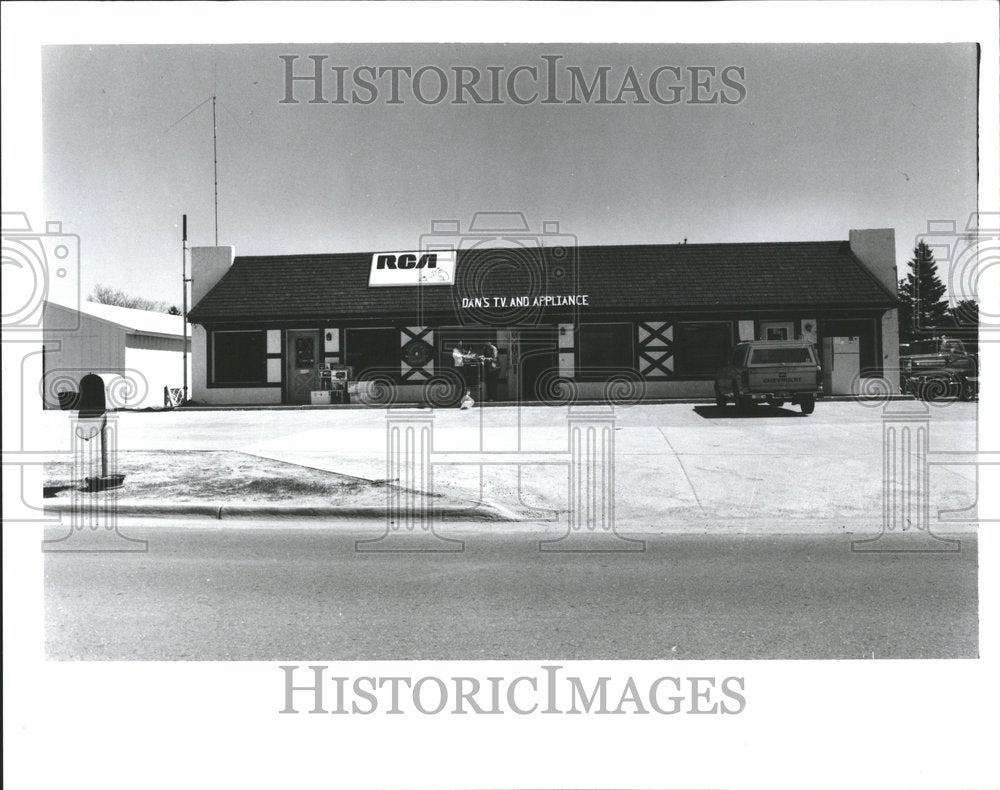 1992 TV Repair Shop/Michigan/Tobias Murder - Historic Images