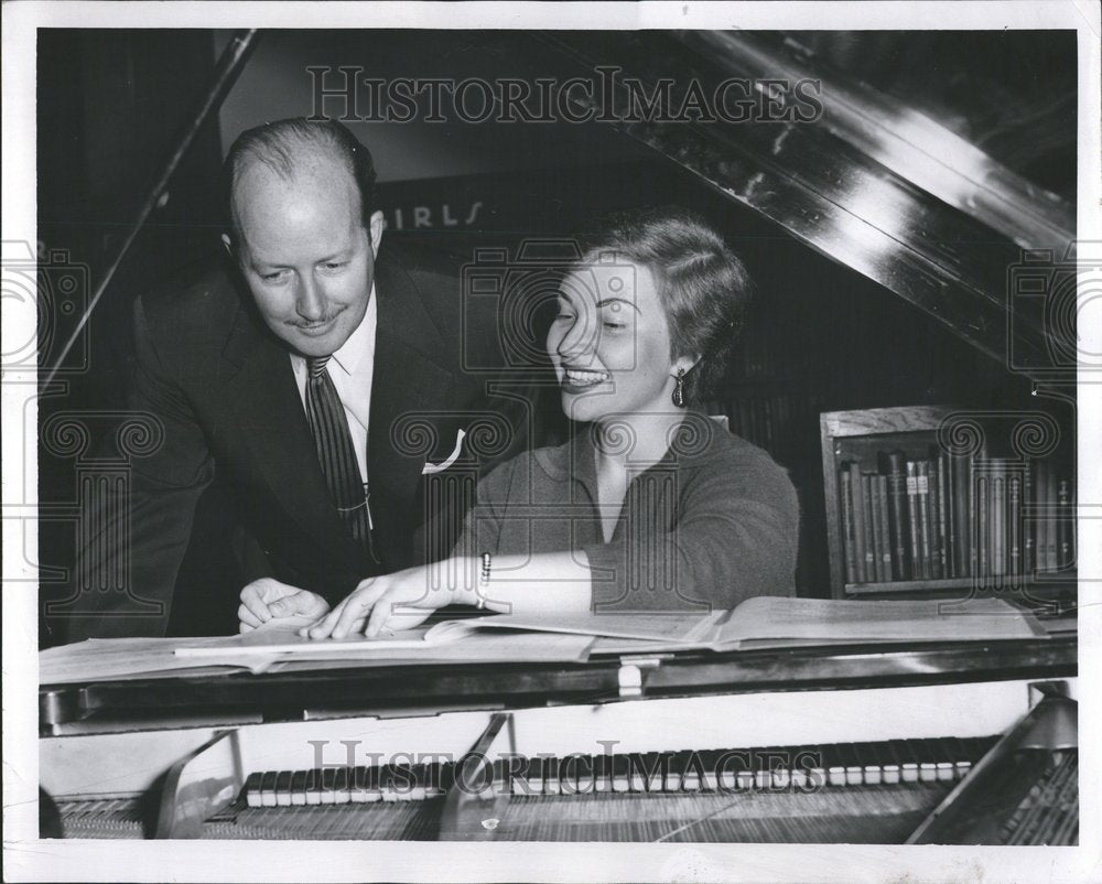 1955 Llyod Murphy Tenor Toth Pianist - Historic Images